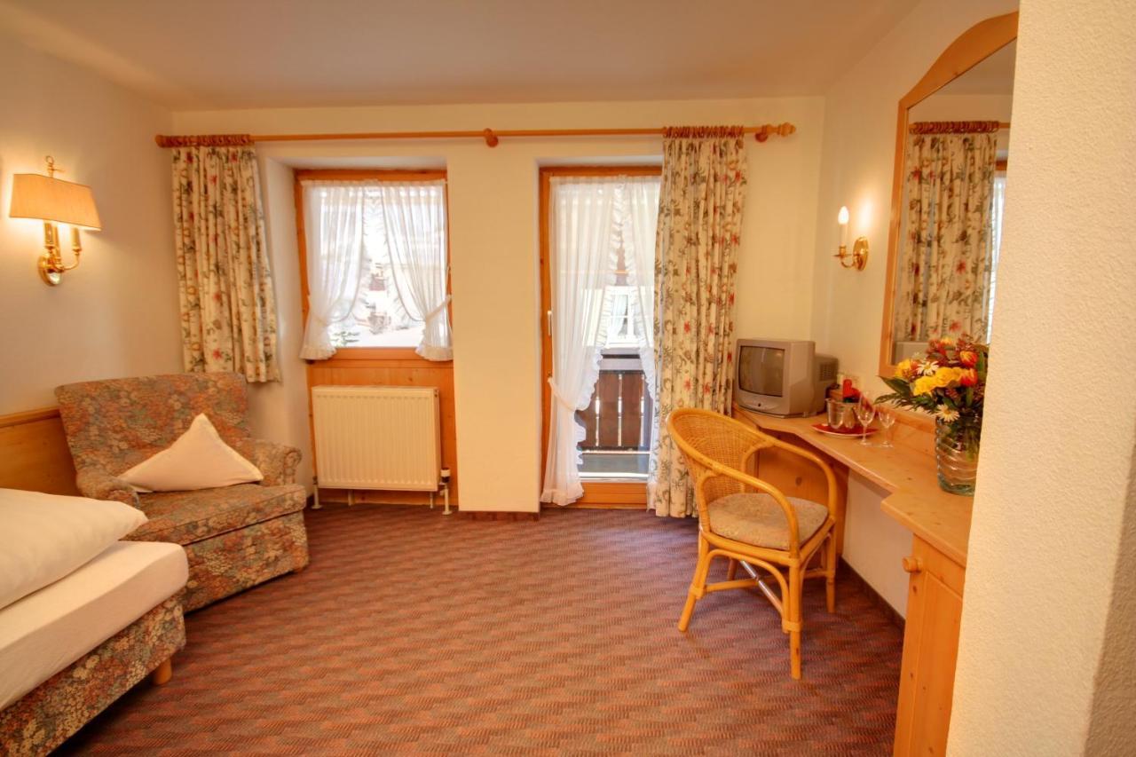 Hotel Adler Garni ヒルシュエック エクステリア 写真