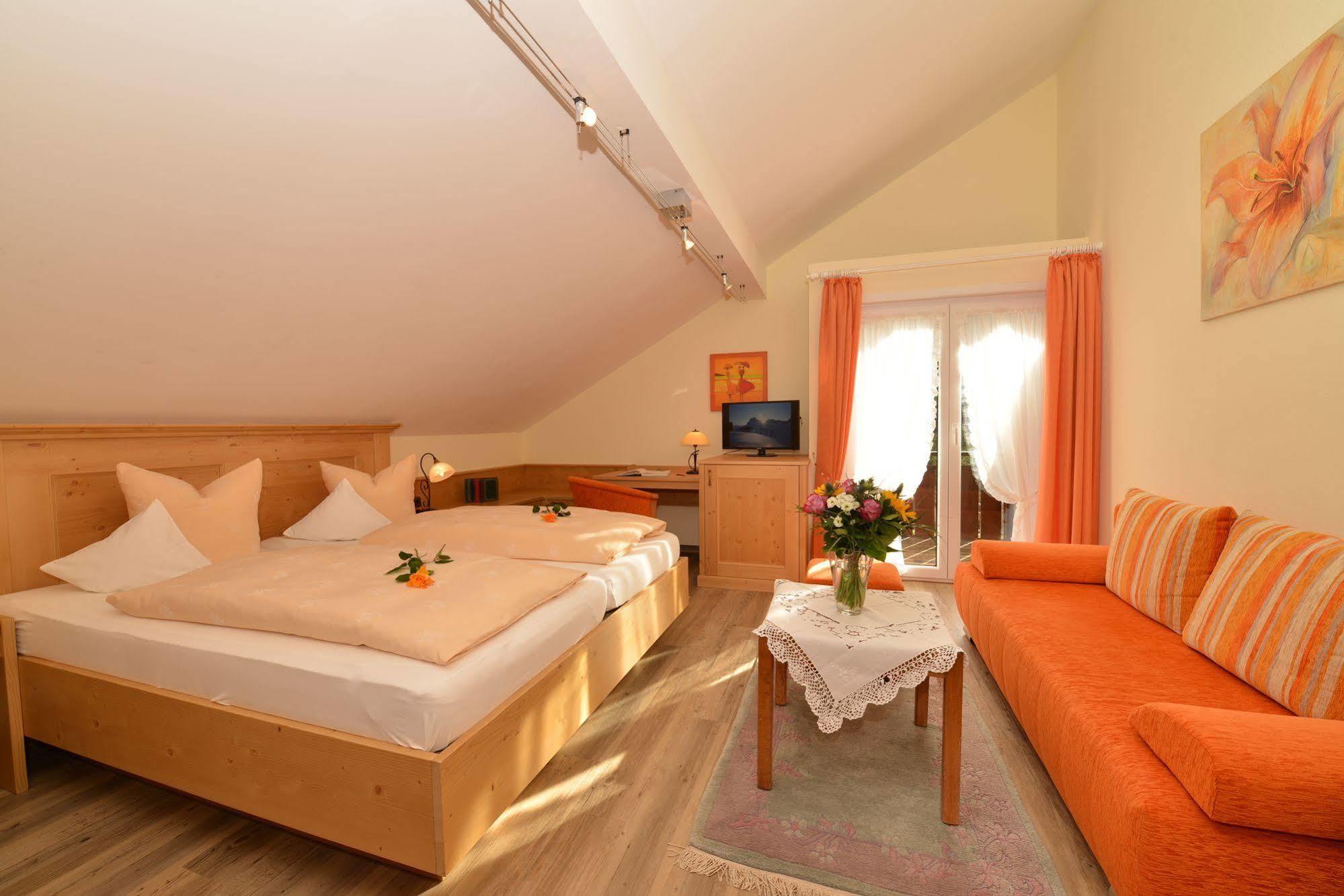 Hotel Adler Garni ヒルシュエック エクステリア 写真